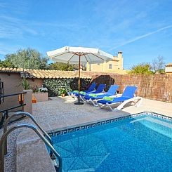 Vakantiehuis Schöne Villa mit Pool und Garten