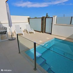 Familie woning met privé zwembad 059