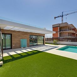 Vrijstaande woning in Los Alcazares