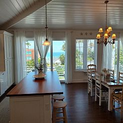 Bungalow Beach Resort