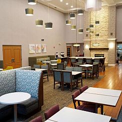 Hampton Inn & Suites Chicago/Aurora