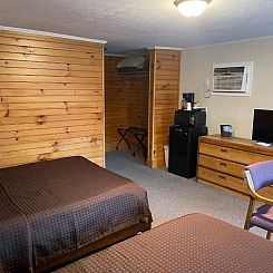 A Holiday Motel - Maggie Valley