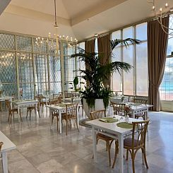 Hotel Oasis