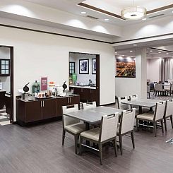 Hampton Inn & Suites Chicago North Shore