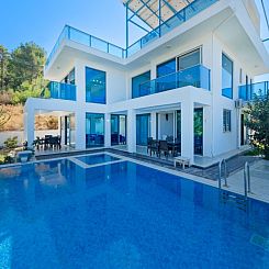 Vakantiehuis Villa mit unfassbarem Meerblick