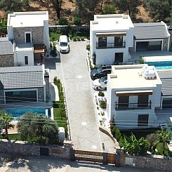 Geschakelde woning in Torba