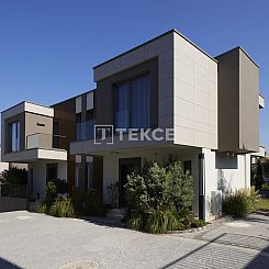 Geschakelde woning in Boğaziçi