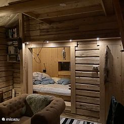 Wolverine cabin offgrid