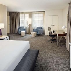 DoubleTree Suites by Hilton Detroit Downtown - Fort Shelby