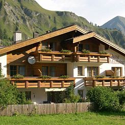 Appartement Chasa Madlaina, (Samnaun-Dorf).