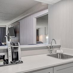 Crowne Plaza Hotel Indianapolis Airport, an IHG Hotel