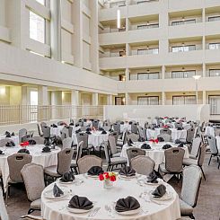Crowne Plaza Hotel Indianapolis Airport, an IHG Hotel