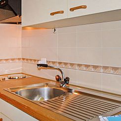 Appartement Residenza Parcolago Apt 018 mit Garten