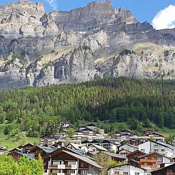 Appartement Appartement mit Bergblick und Dorf