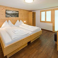 Appartement Lunic, AZapartments.ch, B&B, (Grächen), 1057