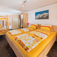 Appartement Clarino, AZapartments.ch, B&B, (Grächen), 1285