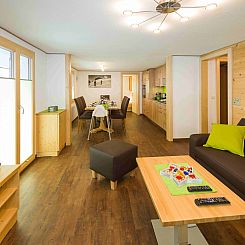 Appartement Lunic, AZapartments.ch, B&B, (Grächen), 1057