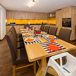 Appartement Lunic, AZapartments.ch, B&B, (Grächen), 1057