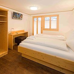 Appartement Lunic, AZapartments.ch, B&B, (Grächen), 1057
