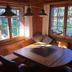 Vakantiehuis Chalet mit Seeblick, Jacuzzi, Sauna und Garten