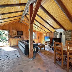 Vakantiehuis Chalet Le Basset - Family Chalet in the Swiss A