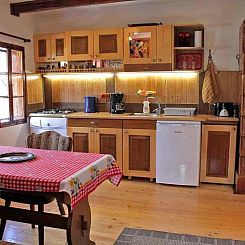 Vakantiehuis Casa Nicu - Blockhaus im Flair vergangener Zeit