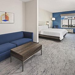 Holiday Inn Express Hotel & Suites Chicago Airport West-O'Ha