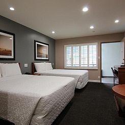 Dunes Inn - Wilshire