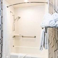 Holiday Inn Express Hollywood Walk of Fame, an IHG Hotel