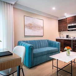 Beverly Hills Plaza Hotel & Spa