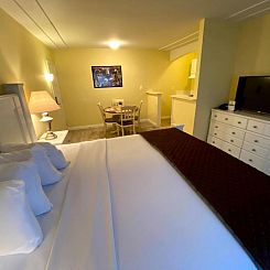 Hollywood Celebrity Hotel