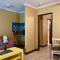 Lakeside Inn and Cafe