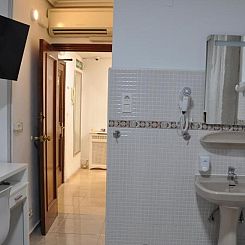 Hostal Ramón y Cajal