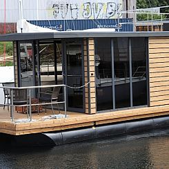 Hausboot «Leni»