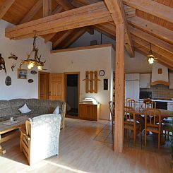 Cushy Apartment with Jacuzzi, Sauna, Solarium, BBQ, Balcony