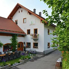 Cushy Apartment with Jacuzzi, Sauna, Solarium, BBQ, Balcony