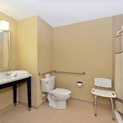 Quality Suites Nashville Airport