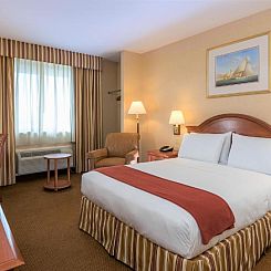 Five Towns Inn - JFK Airport