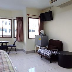 Living Room Guesthouse & Cafe Bar