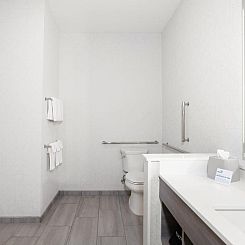 Holiday Inn Express Hotel & Suites Chehalis - Centralia, an 