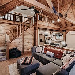 Vakantiehuis Neues modernes rustikales Haus mit AC, Whirlpoo