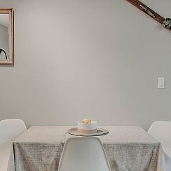 Appartement Eine renovierte 2-stöckige, 1-Schlafzimmer-Eige