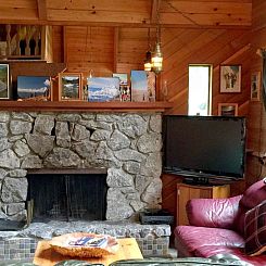 Vakantiehuis Gemütliche Hütte mit Wi-Fi, Kamin und Whirlpo