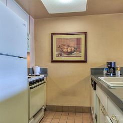 Oceanside Marina Suites - A Waterfront Hotel