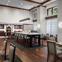 Hampton Inn & Suites at Colonial TownPark