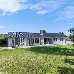 Vakantiehuis "Skoge" - 900m from the sea