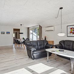 Vakantiehuis "Botulf" - 3.8km from the sea