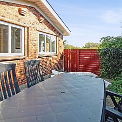 Vakantiehuis "Hendrine" - 500m from the sea