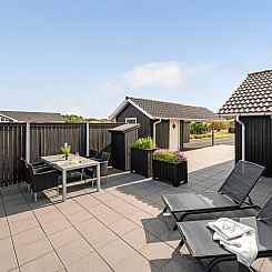 Vakantiehuis "Christan" - 1.2km from the sea