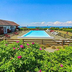 Vakantiehuis "Dika" - 400m from the sea